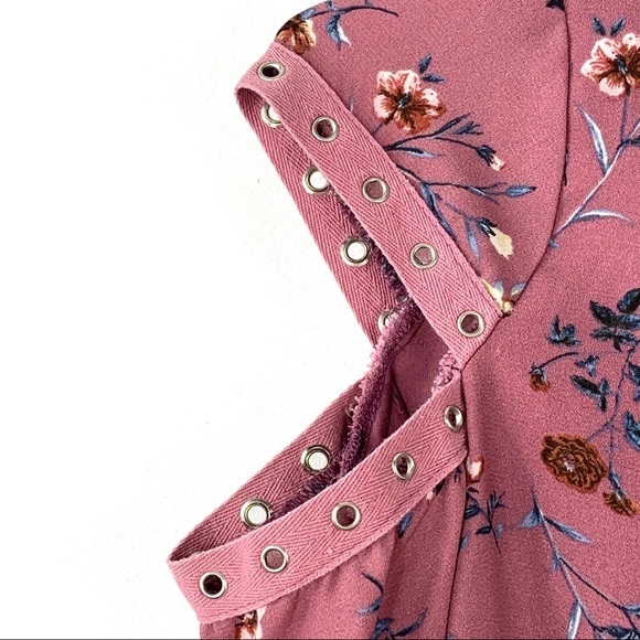 Trixxi Girl Cut out Shoulder Top - Picture 3 of 8